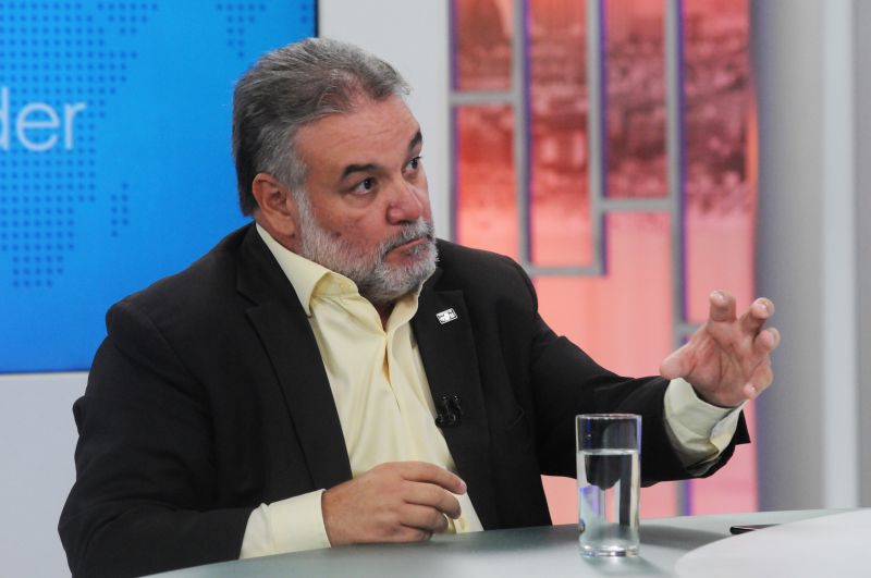 Superintendente do Sebrae/DF, Valdir Oliveira e o entrevistado do programa CB.Poder.