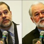 Políticos no aplicativo de envelhecimento