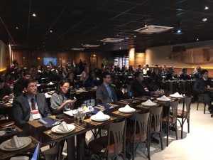 Executivos acompanham a palestra de Roberto Dinamite