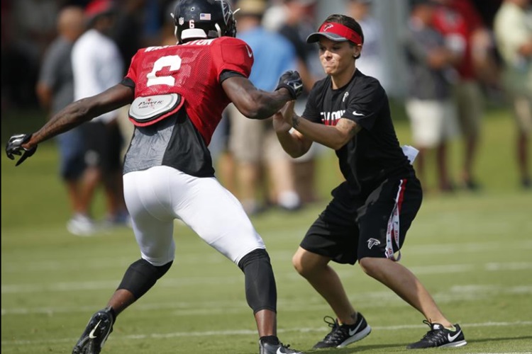 Katie-Sowers-NFL-Atlanta-Falcons