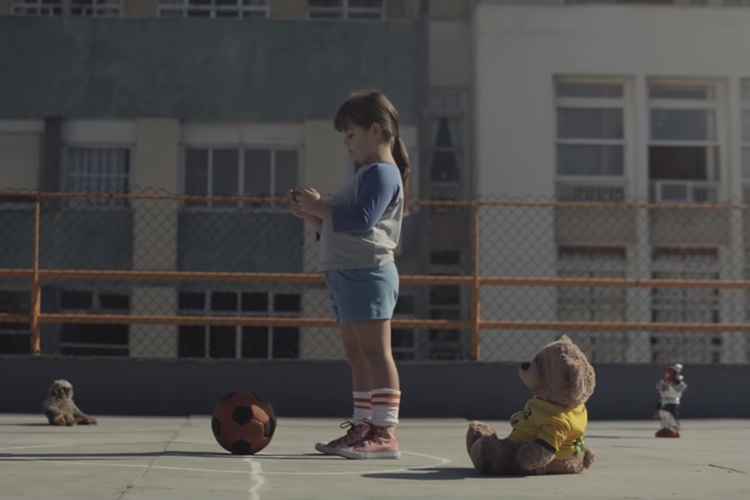 comercial-futebol-itaú