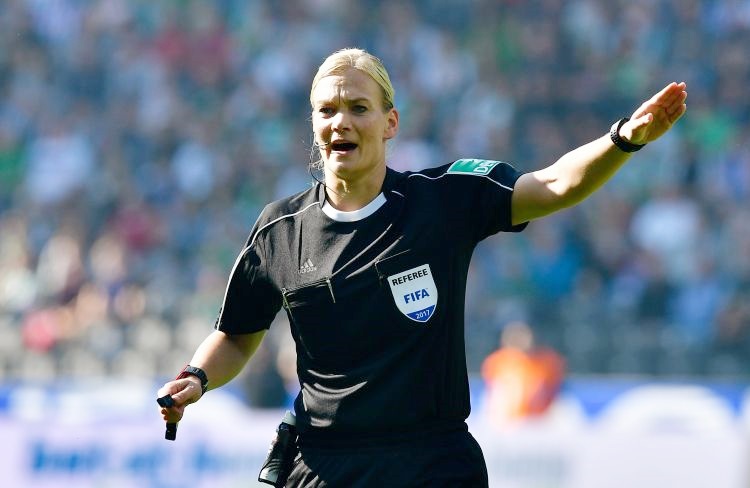 bibiana-steinhaus-arbitra-bundesliga