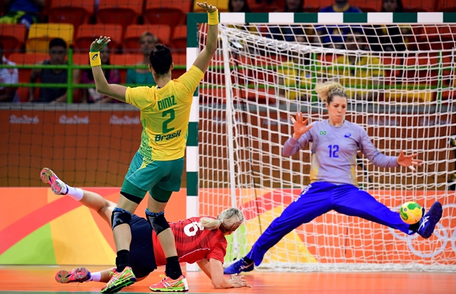 A goleira Babi assumiu o posto de capitã da equipe | Foto: AFP/Franck Fife