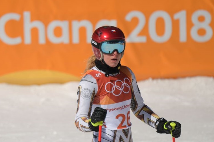 O espanto de Ester Ledecka, incrédula ao ver que seu tempo de descida era ouro/ Foto: Martin Bernetti/AFP