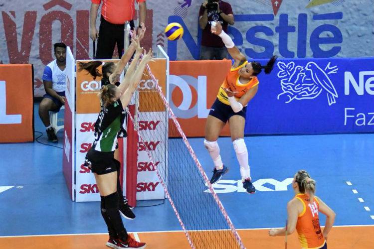 Tandara diz que Tifanny não deveria jogar na liga feminina