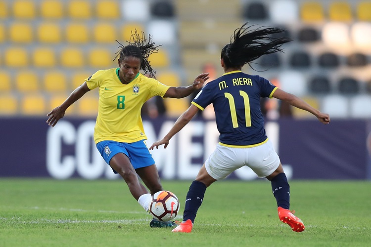 Formiga em goleada do Brasil por 8 x 0 contra o Equador na Copa América do Chile
