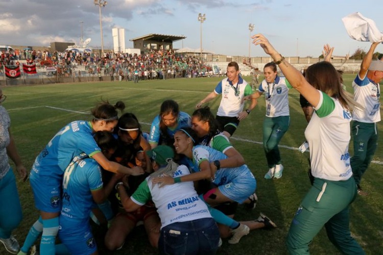 Minas Icesp-DF e Vitória-BA disputam a final do Campeonato Brasileiro feminino de futebol A2, a segunda divisão do Brasileirão, no Estádio Abadião em Ceilândia