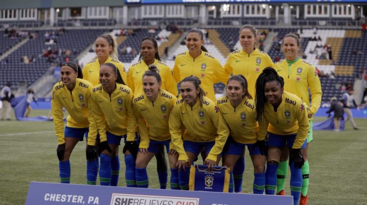 Elenco da Seleção Brasileira de futebol feminino perto da Copa do Mundo da França 2019
