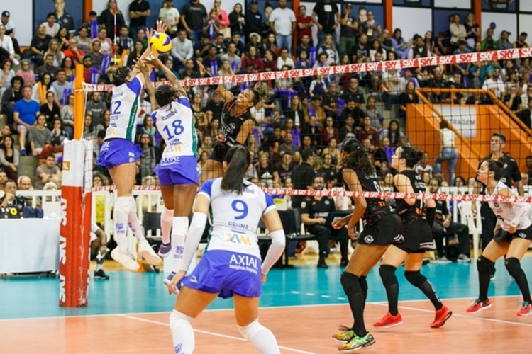 Sesc Rio e Bauru fazem duelo decisivo pelas quartas de final da Superliga feminina 2018/2019