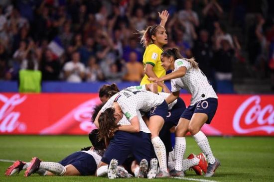 Seleção Brasileira é eliminada pela França na prorrogação