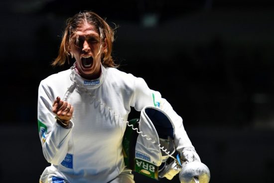 Nathalie Moellhause comemora a primeira medalha conquistada pelo Brasil em um Mundial