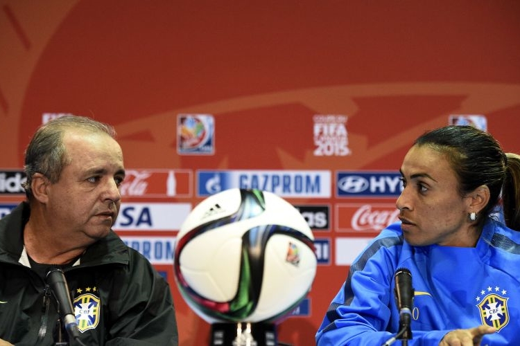 O técnico Vadão e a atacante Marta na Copa do Mundo feminina do Canadá, em 2015