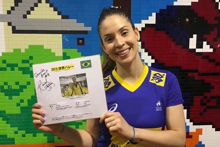 Camila Brait é uma das veteranas do vôlei que voltaram a vestir a camisa da Seleção Brasileira após anunciarem aposentadoria