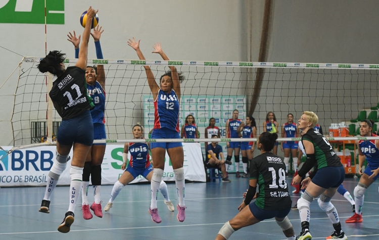 Brasília Vôlei em jogo da Copa Brasília, torneio amistoso para Superliga B