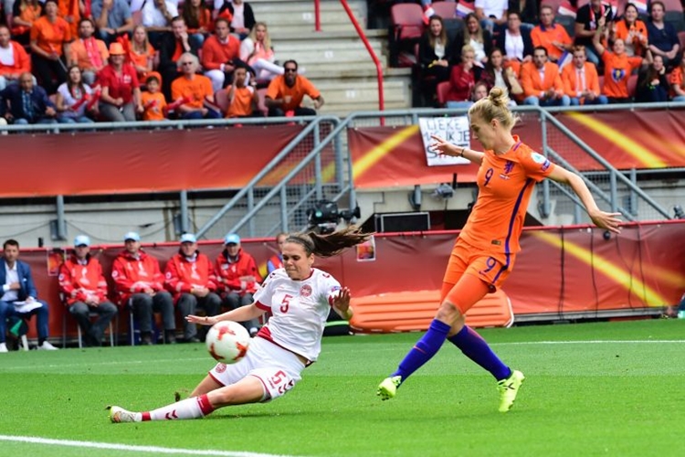 Vivianne Miedem é a camisa 9 da Holanda 