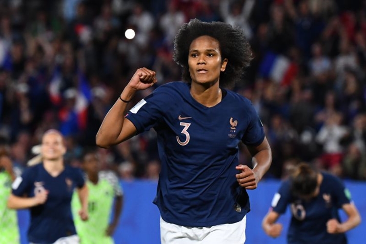 Wendie Renard, jogadora da seleção francesa de futebol feminino