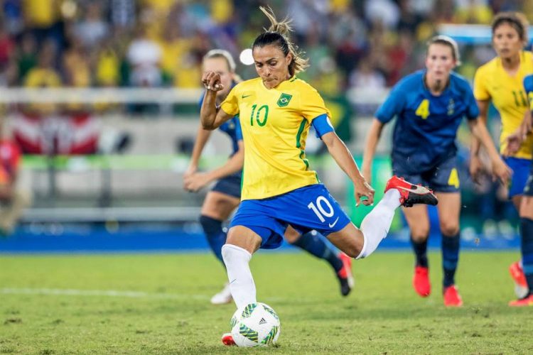 Marta vira a maior artilheira da história da Copa do Mundo, com gol de pênalti contra a Itália, no Mundial de 2019, na França