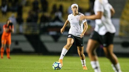 A zagueira Pardal, do Corinthians, é convocada por Pia