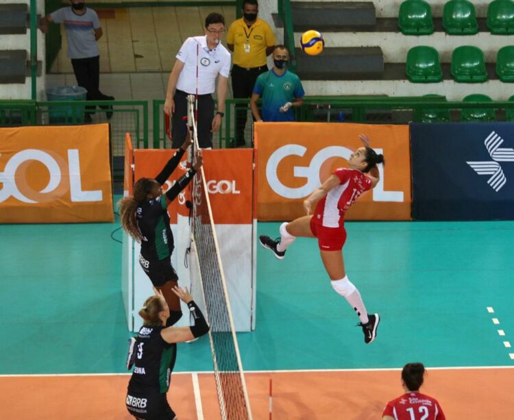 Brasília Vôlei perde para o Osasco, em jogo válido pelo returno da Superliga 2020/2021, no ginásio Sesi Taguatinga-DF