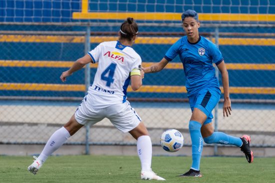 Estreante, Real Brasília figura na frente de times tradicionais do futebol feminino, como o Avaí/Kindermann. No duelo entre os dois, a equipe candanga venceu por 1 x 0