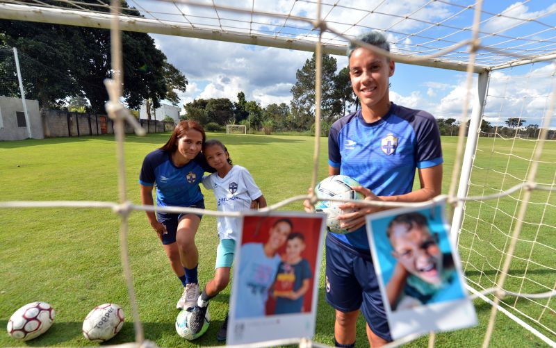 Mães jogadoras de futebol do Real Brasilia.