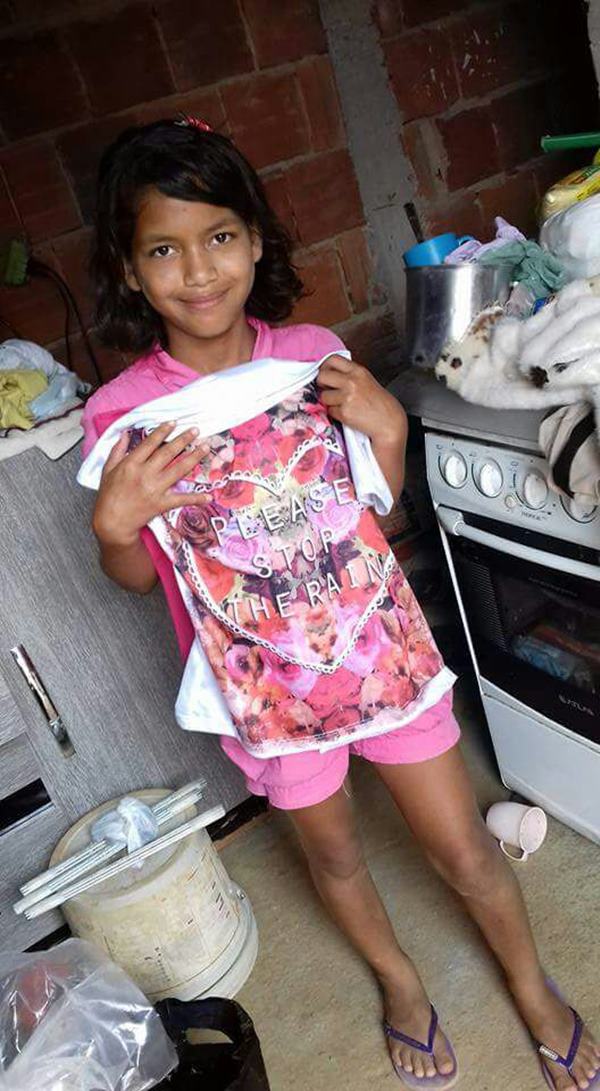 Ana Íris era uma menina sonhadora, que estudava para ter uma vida melhor, e ajudava a mãe a cuidar dos 4 irmãos menores.