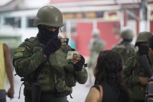 Foto Exercito tira Foto3x2_md
