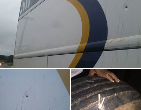Marcas de balas e os Miguelitos usados para furar os pneus dos ônibus. O objetivo era parar a Caravana para que os milicianos pudessem atirar.