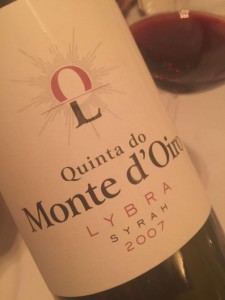 16/07/2016. Crédito: Quinta do Monte d`Oiro/Divulgação. Vinho tinto Syrah da vinícola Quinta do Monte d`Oiro.