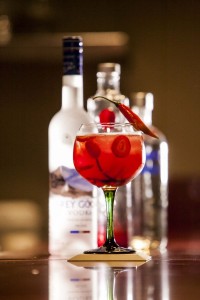 Créditos: Bruno Araújo/Divulgação. Drinque Berry punch do restaurante Bamboa.