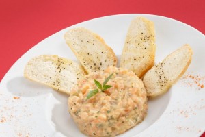 Créditos: Cristiano Sérgio/Divulgação. Tartare de salmão do restaurante Sallva.
