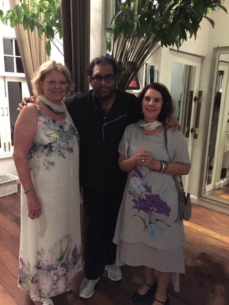 Liana Sabo, o chef Gaggan Anand e Valda Queiróz