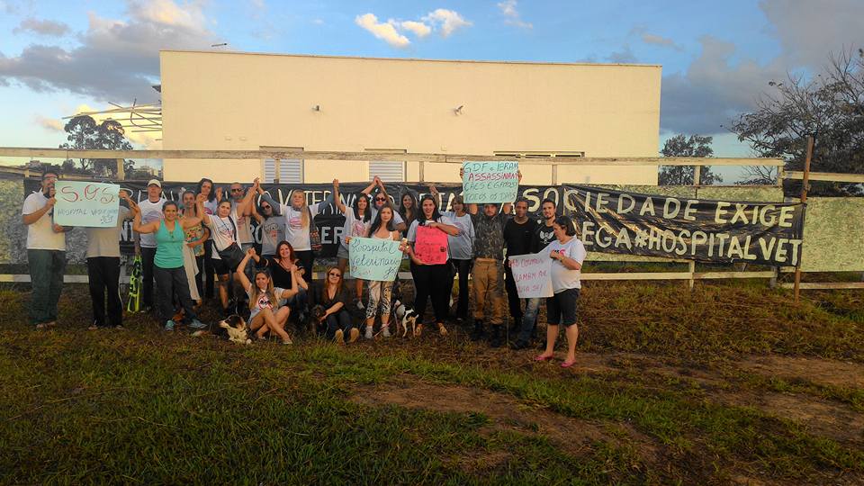 Protetores exigem o funcionamento do Hospital Veterinário Público do DF. Crédito: Reprodução 