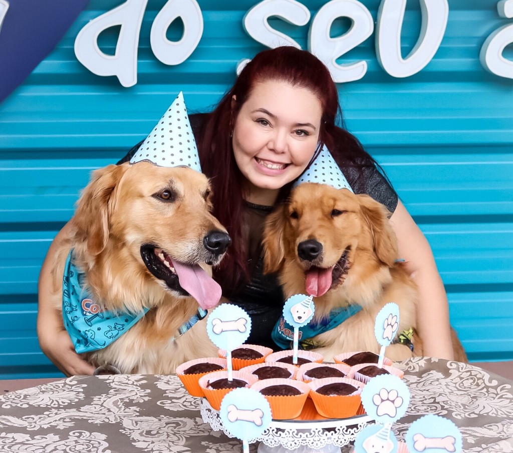 Dayane com Chico (E) e Dom: muitos mimos para celebrar o auniversário Crédito: Danielle Wolff/Divulgação 