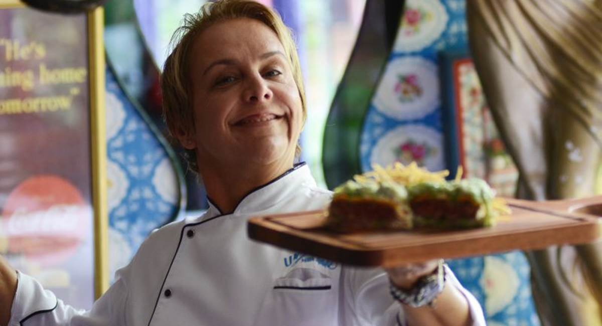 Tudo é bom no Universal Diner, de Mara Alcamim