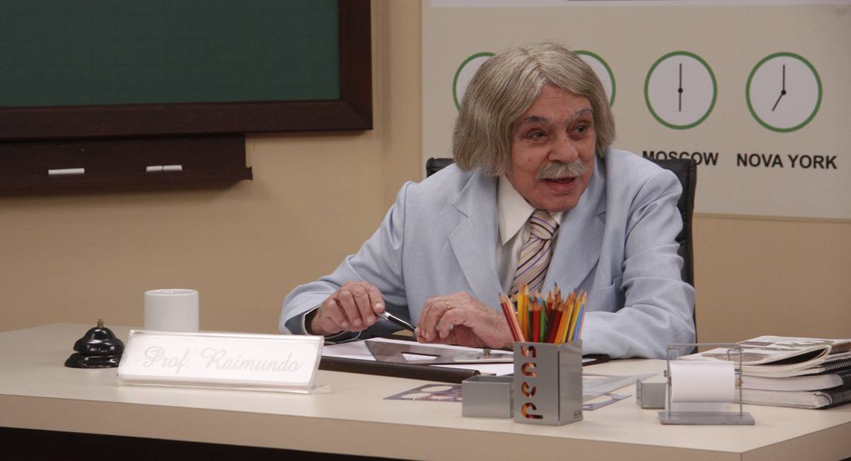 Chico Anysio como Professor Raimundo em Escolinha do Professor Raimundo