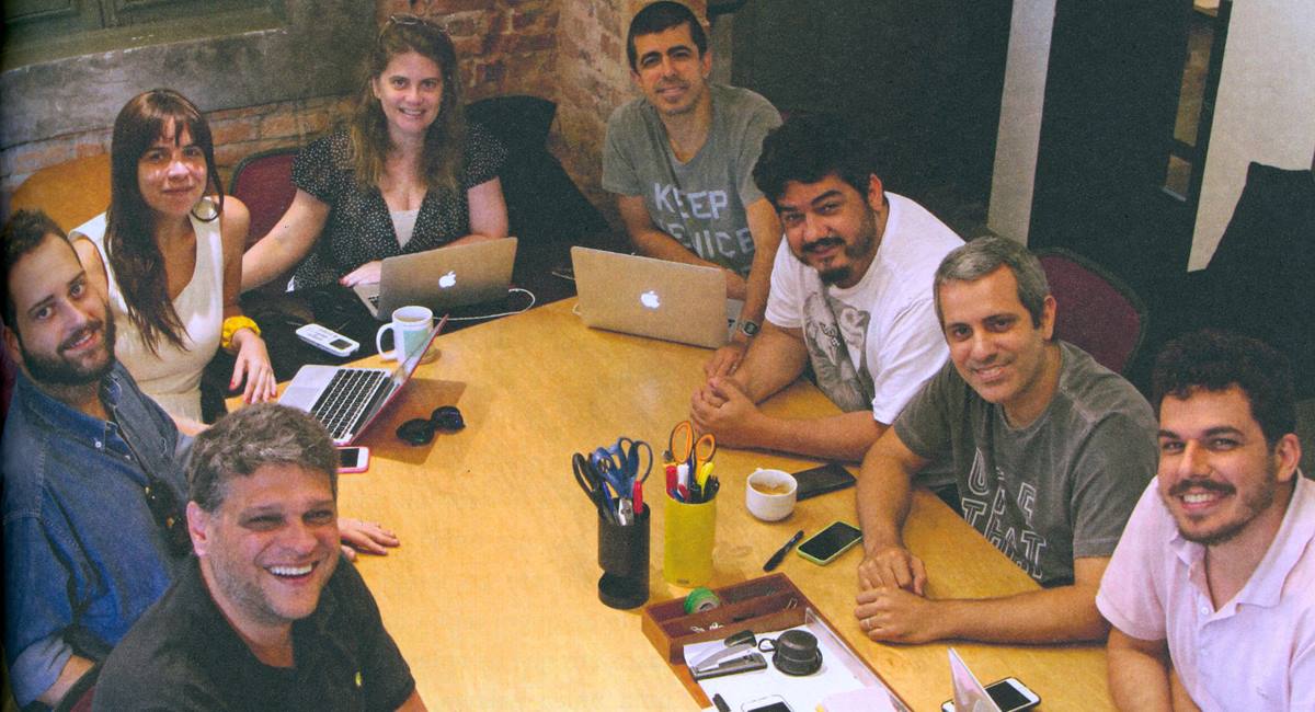 Foto da redação do programa Tá no ar, retirada do Tá no ar no livro