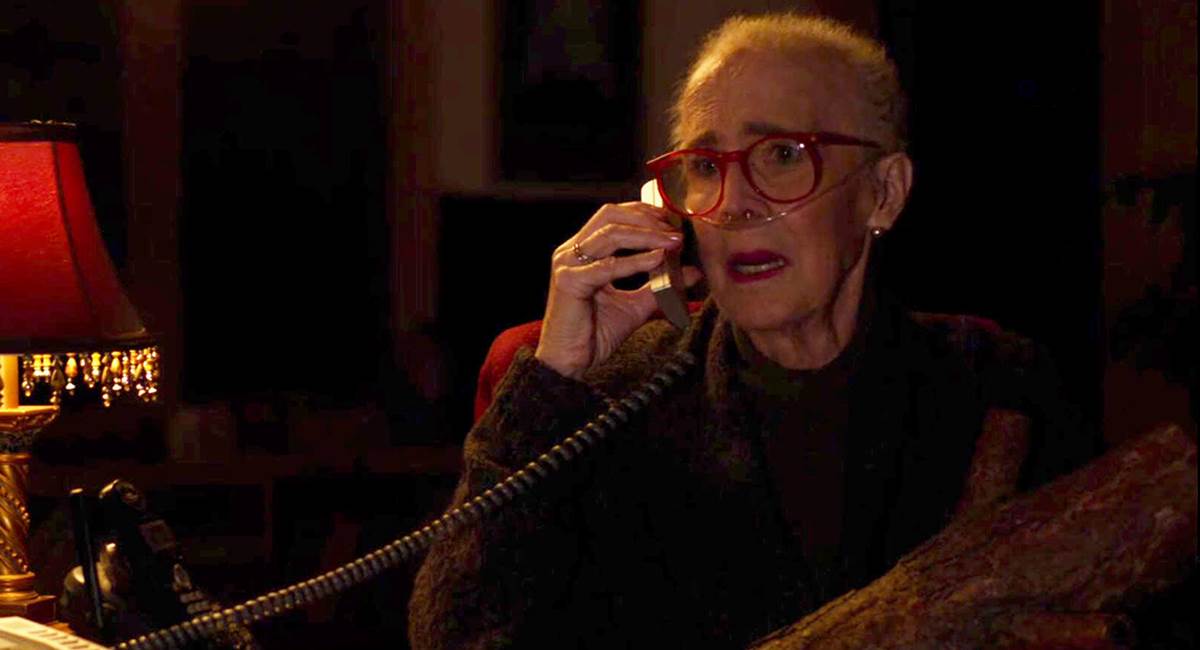 O que sabe essa senhora? Esse é um dos mistérios de Twin Peaks