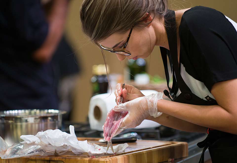 Ana Luiza Teixeira em episódio do MasterChef Brasil