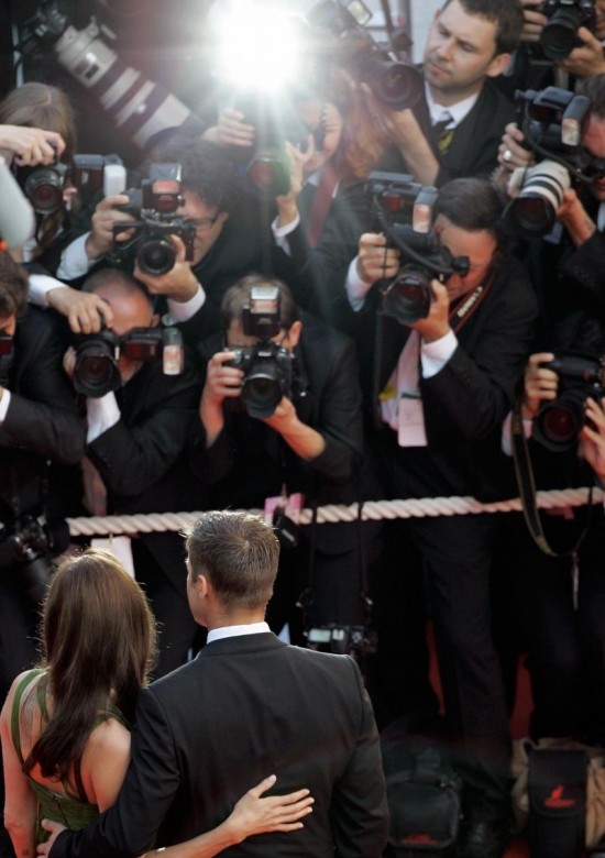 A fama atrai, mas o que sabemos sobre o que está atrás dos bastidores? As produções televisivas contam