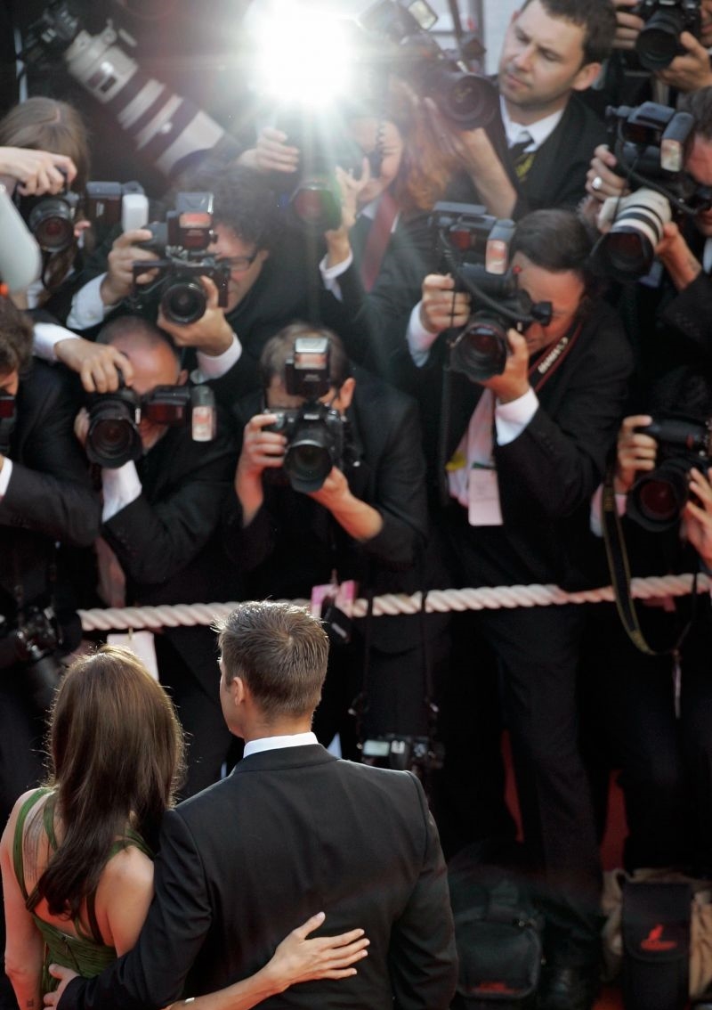 A fama atrai, mas o que sabemos sobre o que está atrás dos bastidores? As produções televisivas contam