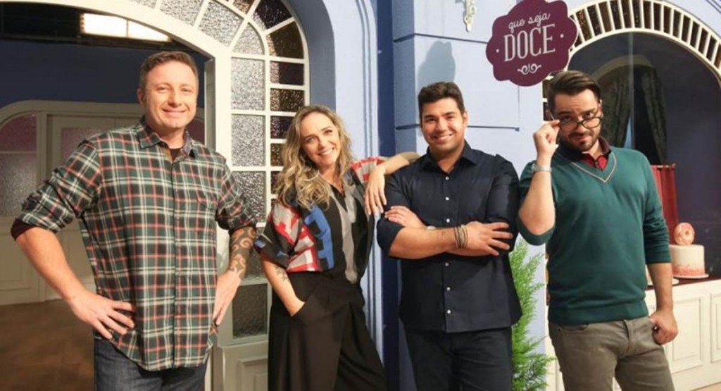 Coentro Comunicação/Divulgação. Ao lado dos colegas do programa Que seja doce