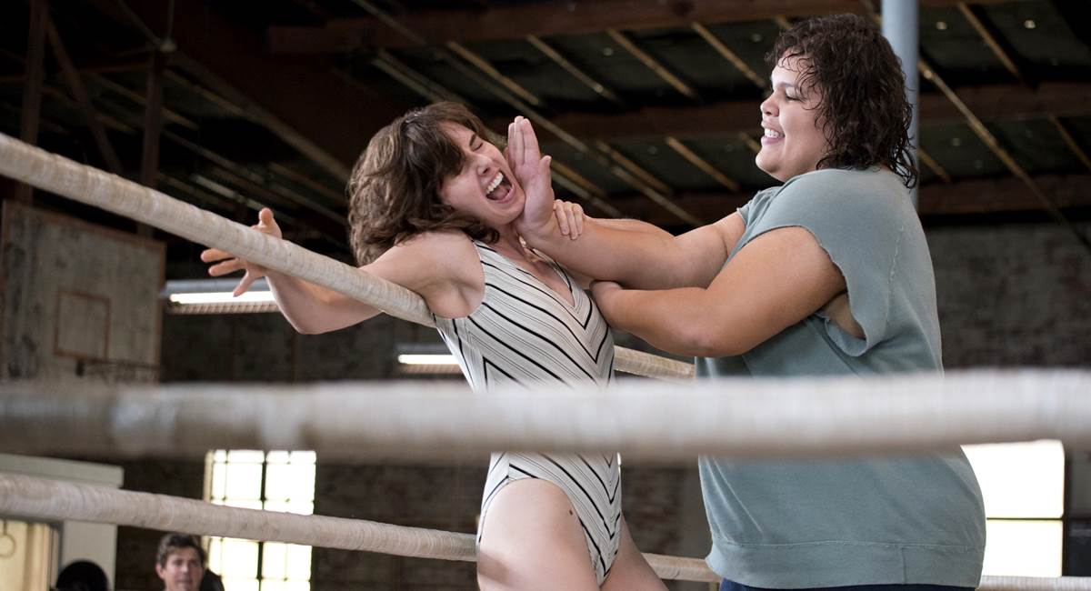 Ruth e Carmen em cena de Glow