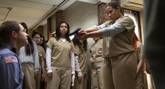 Cenas da quinta temporada de Orange is the new black, da Netflix.