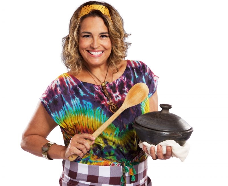 Suzy Rêgo como a personagem Dona Juma de Juacas.