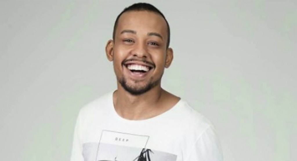 Antônio Carlos Santana comemora virada na carreira
