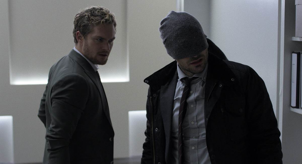 Cenas da primeira temporada da série Os Defensores da Netflix.