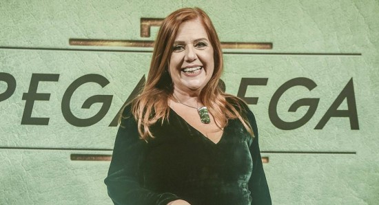 Regiana Antonini vive Neide em Pega pega