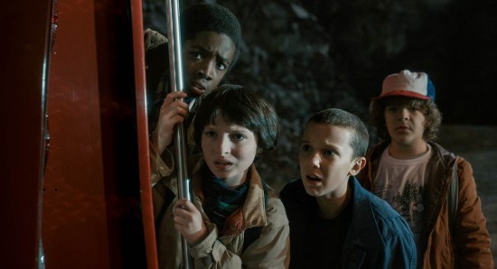 Cenas da primeira temporada da série Stranger Things da Netflix.