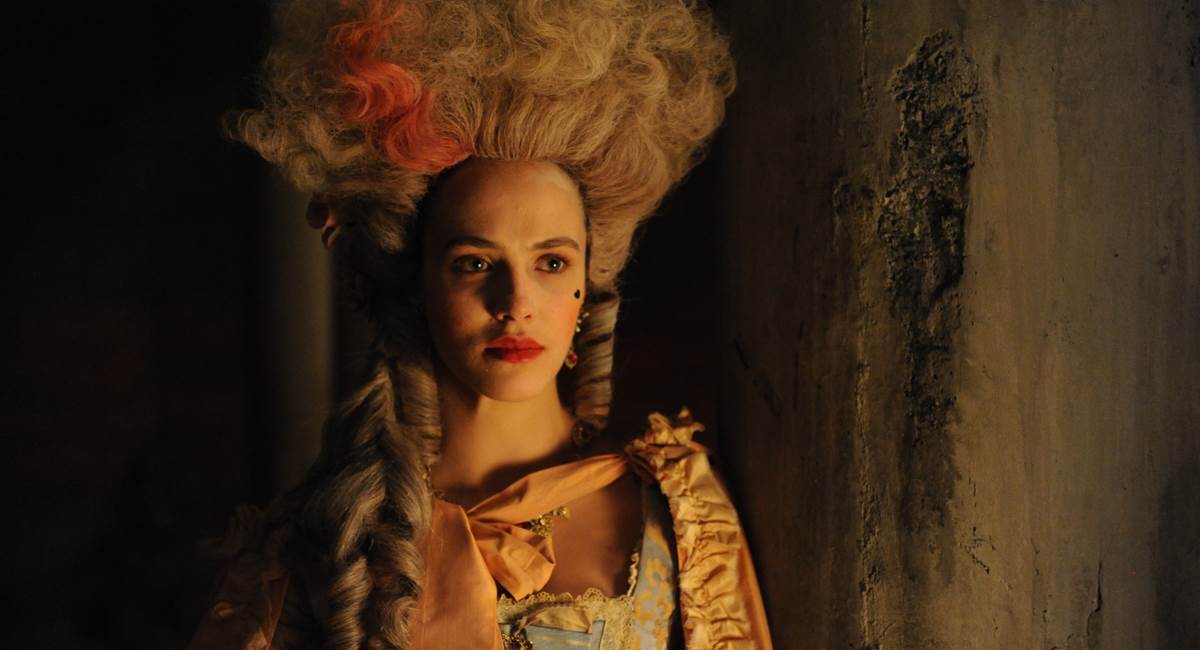 Personagem Charlotte em Harlots